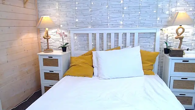 Soft Lilly online show from November 10, 6:07 am