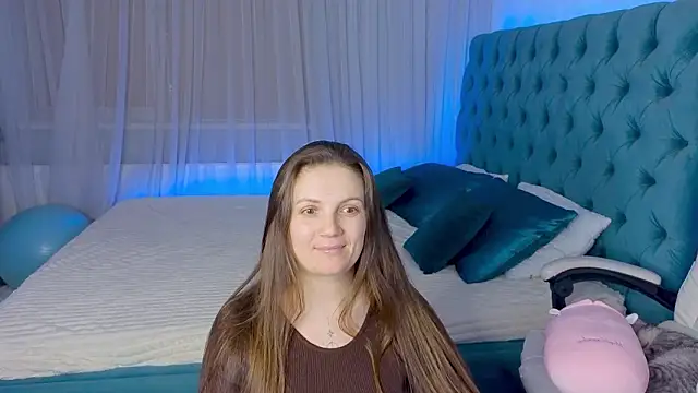 Amy  Leee  online show from February 9, 3:10 pm