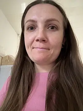 Amy  Leee  online show from March 18, 12:08 pm