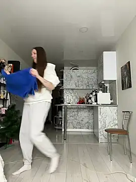 Amy  Leee  online show from April 12, 3:04 pm