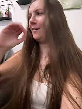 Amy  Leee  online show from December 21, 1:02 pm