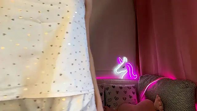 cutetella online show from March 10, 4:05 am