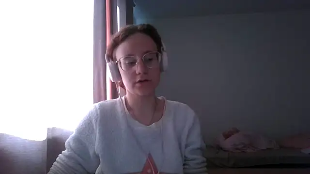 Snapshot of LuckySLove chatting on June 19, 4:02 pm LuckySLove online show from June 19, 4:02 pm