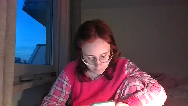 LuckySLove online show from March 8, 5:27 pm