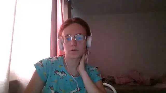Snapshot of LuckySLove chatting on July 9, 5:01 pm LuckySLove online show from July 9, 5:01 pm