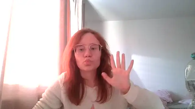 Snapshot of LuckySLove chatting on June 7, 5:40 pm LuckySLove online show from June 7, 5:40 pm