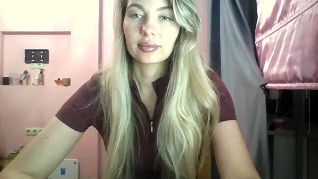 Snapshot of Sygream chatting on November 23, 6:29 pm Sygream online show from November 23, 6:29 pm