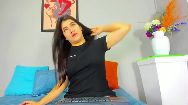 bella sstone online show from November 8, 11:36 am