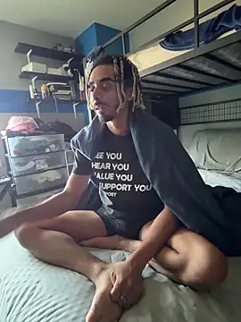 shadespider online show from April 21, 9:10 pm