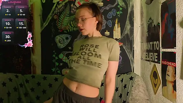 ReincarnatedAngel online show from November 29, 10:43 pm