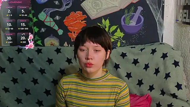 ReincarnatedAngel online show from November 16, 9:30 pm