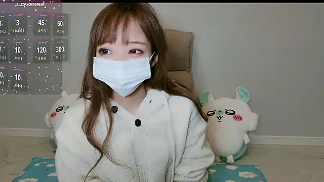 Snapshot of MIZUHO_05 chatting on December 2, 1:35 pm MIZUHO 05 online show from December 2, 1:35 pm