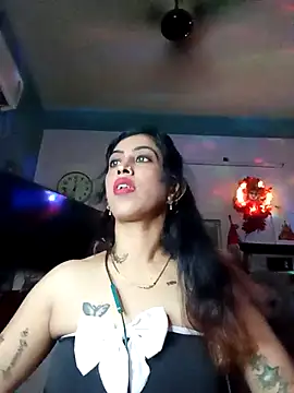 Snapshot of Darling_Annie chatting on October 24, 6:18 pm Darling Annie online show from October 24, 6:18 pm