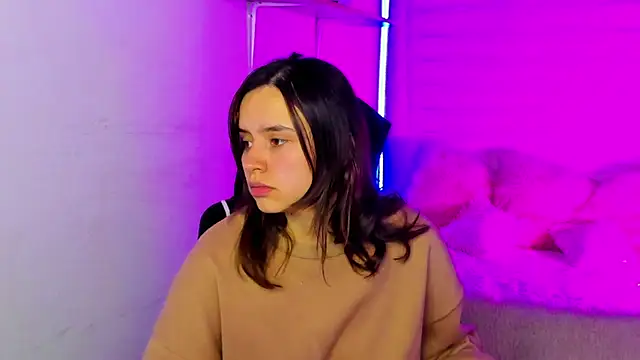 Emily Lindey online show from November 28, 3:28 am