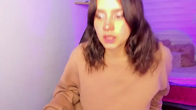 Emily Lindey online show from October 21, 3:28 am