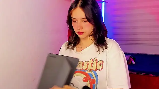 Emily Lindey online show from October 30, 3:27 am