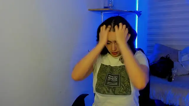 Emily Lindey online show from November 8, 3:32 am