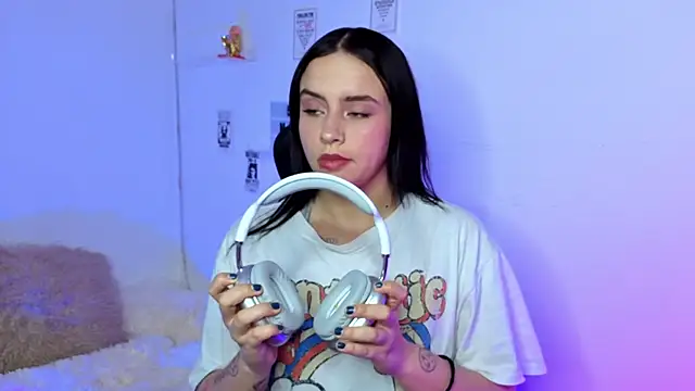 Emily Lindey online show from February 13, 1:00 pm