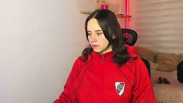 Emily Lindey online show from November 11, 3:12 am