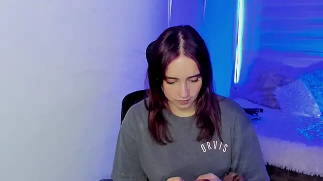 Emily Lindey online show from January 14, 3:32 am