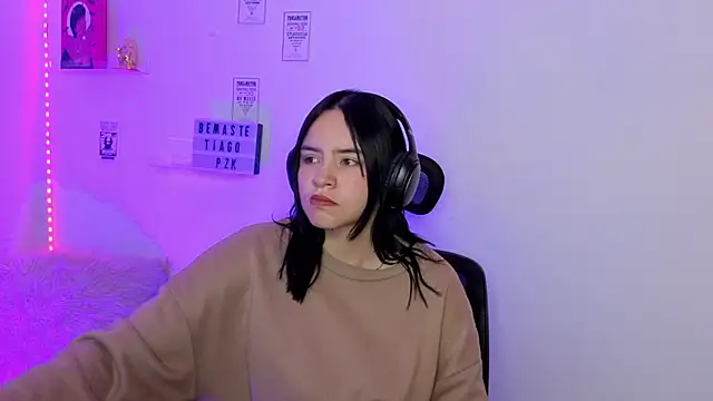 Emily Lindey online show from March 21, 7:20 am