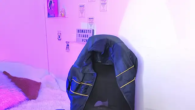 Emily Lindey online show from February 28, 12:54 am