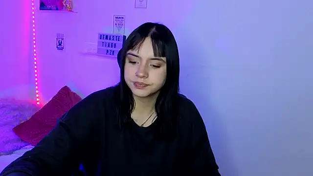 Emily Lindey online show from March 28, 6:14 am