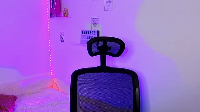 Emily Lindey online show from March 18, 8:50 am