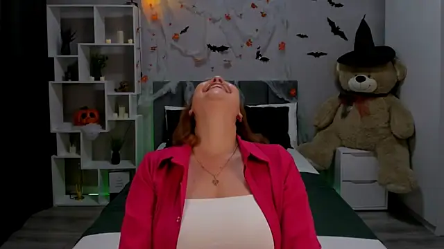 NataliKaminski online show from October 28, 3:44 pm