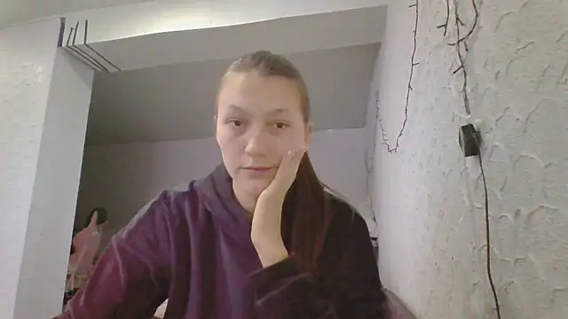 luna tt online show from February 5, 1:51 pm