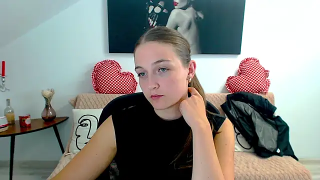 Snapshot of AnneWilsonn chatting on July 21, 6:48 am AnneWilsonn online show from July 21, 6:48 am
