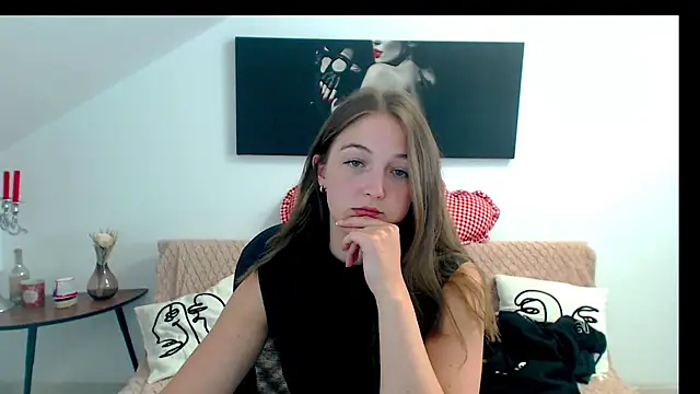 Snapshot of AnneWilsonn chatting on June 16, 5:29 am AnneWilsonn online show from June 16, 5:29 am