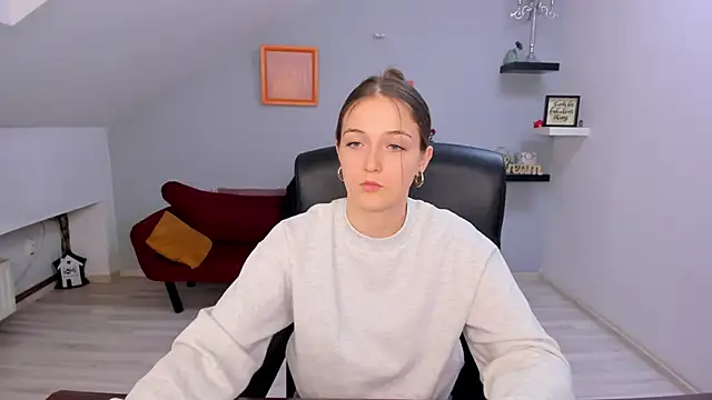 AnneWilsonn online show from April 2, 1:18 pm