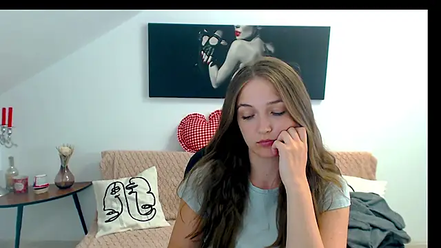 Snapshot of AnneWilsonn chatting on June 12, 8:12 am AnneWilsonn online show from June 12, 8:12 am
