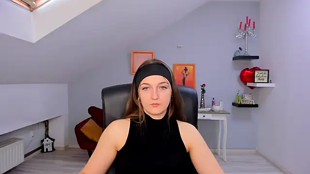 AnneWilsonn online show from March 20, 12:50 pm