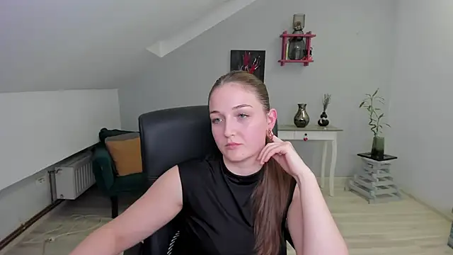 AnneWilsonn online show from December 16, 8:57 pm