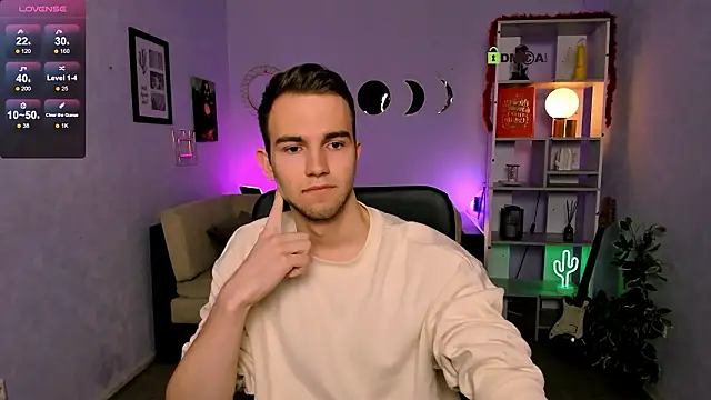 astren villo online show from March 13, 6:40 am