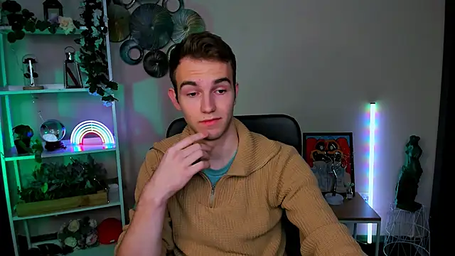 astren villo online show from March 24, 7:30 am