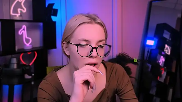 sendi cais online show from November 28, 11:10 am