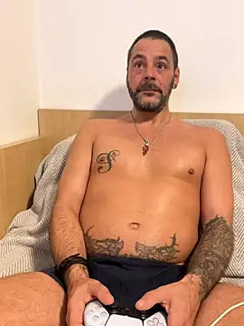 Snapshot of _madbull_ chatting on November 5, 7:39 pm madbull online show from November 5, 7:39 pm