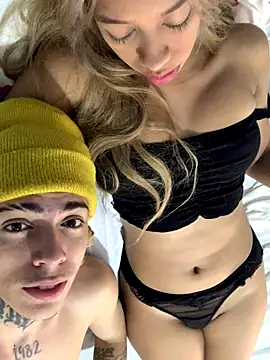 Snapshot of lily_and_wan chatting on November 14, 7:23 am lily and wan online show from November 14, 7:23 am