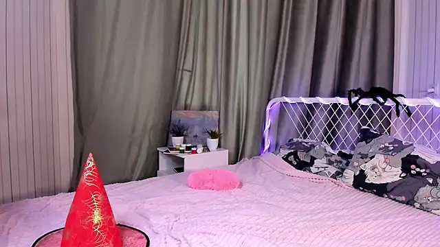 AlisiaEthen online show from October 31, 9:17 am