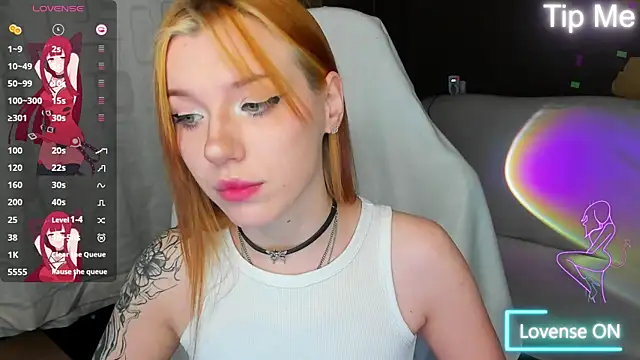 Snapshot of MeganNewCat chatting on June 7, 9:31 pm MeganNewCat online show from June 7, 9:31 pm
