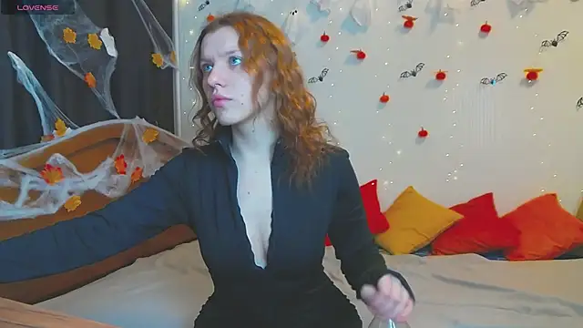 Snapshot of MeganNewCat chatting on October 30, 1:20 pm MeganNewCat online show from October 30, 1:20 pm