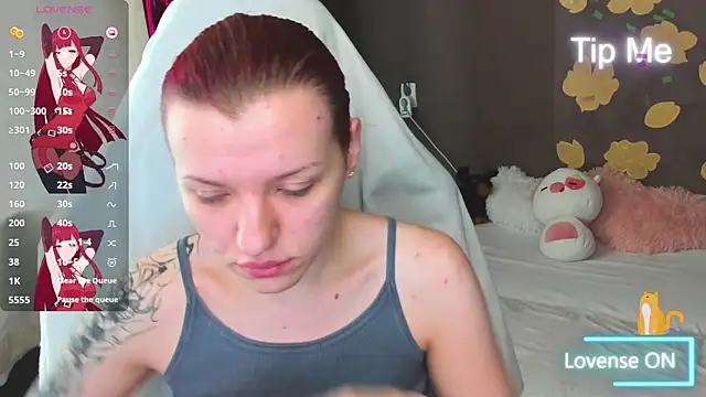 Snapshot of MeganNewCat chatting on July 9, 6:36 am MeganNewCat online show from July 9, 6:36 am