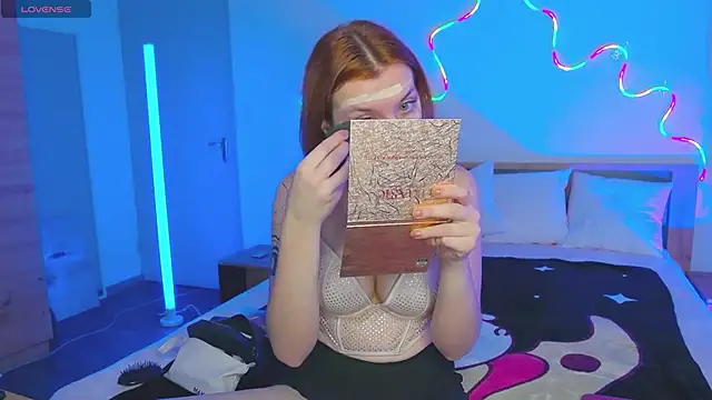 MeganNewCat online show from December 4, 7:18 am