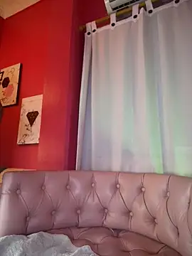 NovaFoxx online show from March 6, 8:04 pm