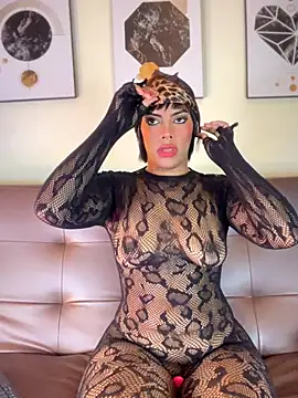 NovaFoxx online show from April 17, 4:10 pm