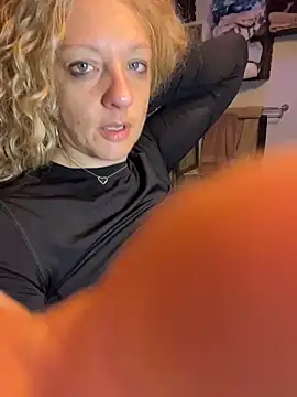 queenkelly1234 online show from November 17, 1:37 pm