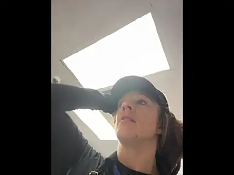 queenkelly1234 online show from December 15, 3:12 am